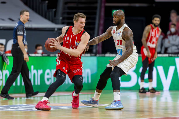 然更善于在 然更善于在